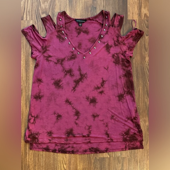 Rock & Republic Purple Burgundy Studded Cold Shoulder Shirt Top size M - Picture 6 of 10
